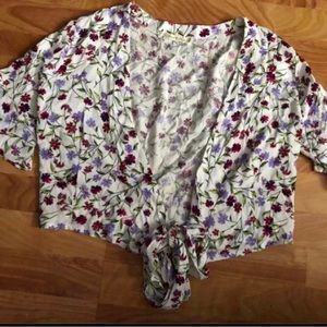Fashion Nova Floral Crop Top Size:(M)